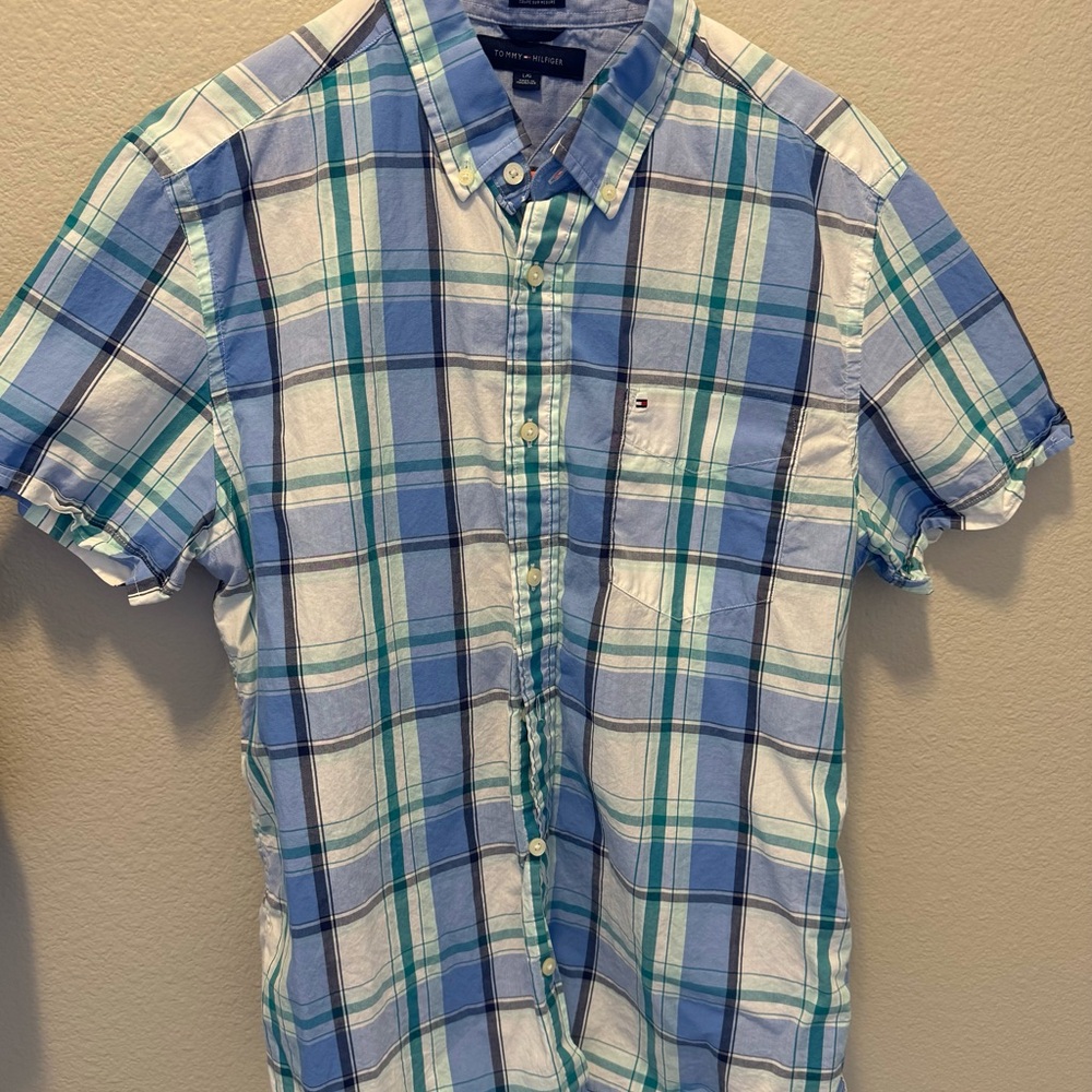 Tommy Hilfiger plaid large, short sleeve men’s shirt